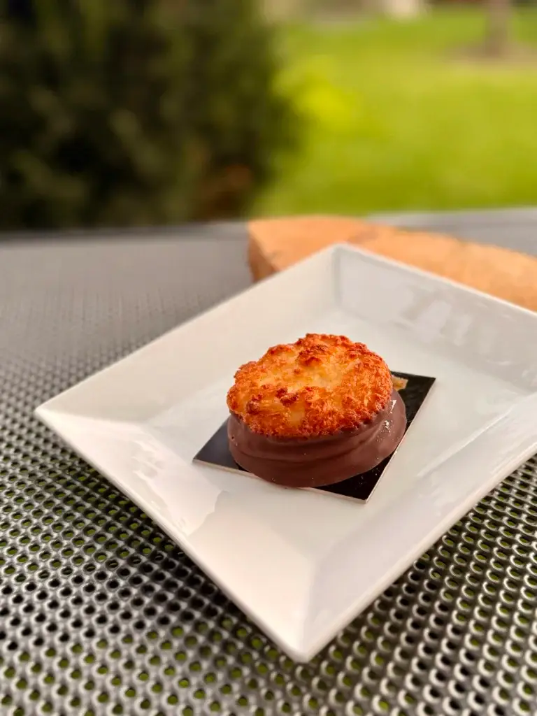 Kokoska, a Czech coconut macaroon on a chocolate base