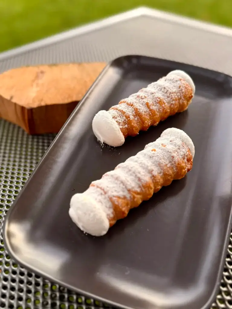 Kremrole, Czech puff pastry rolls filled with whipped egg white
