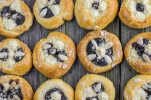 Svatební koláčky traditional Czech wedding pastries